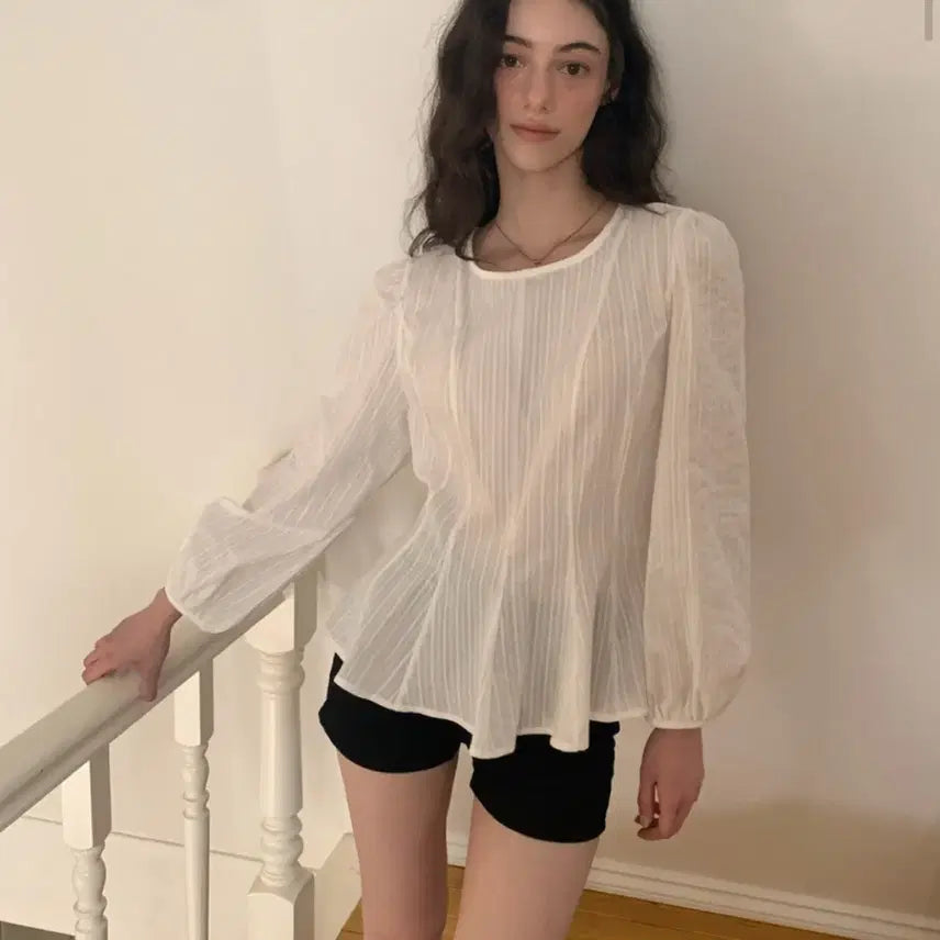 [SOLD OUT] (새상품) 리리수 원더블라우스