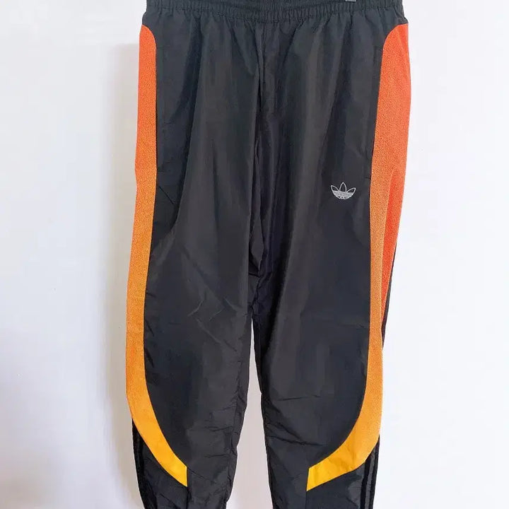 [SOLD OUT] 몽빈티지(30~32인치)아디다스오리지널남자불꽃허리밴딩방풍조거팬츠
