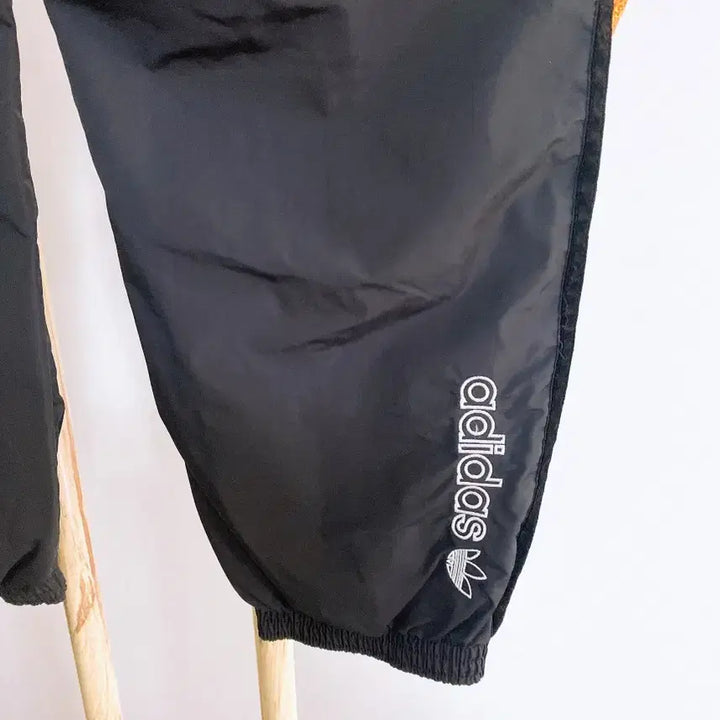 [SOLD OUT] 몽빈티지(30~32인치)아디다스오리지널남자불꽃허리밴딩방풍조거팬츠