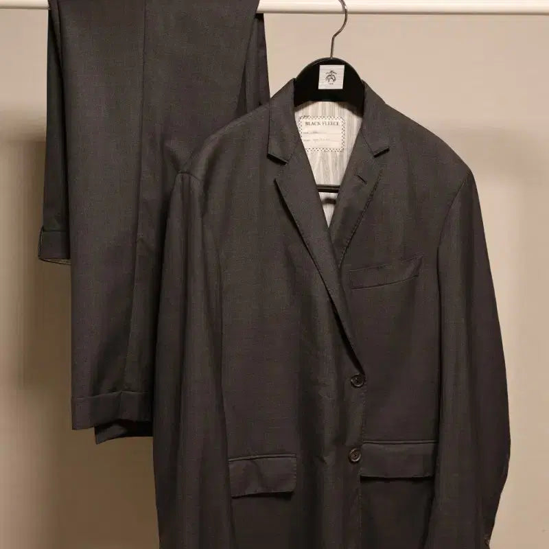 [SOLD OUT] 블랙플리스 톰브라운 정장 수트 셋업 미드그레이