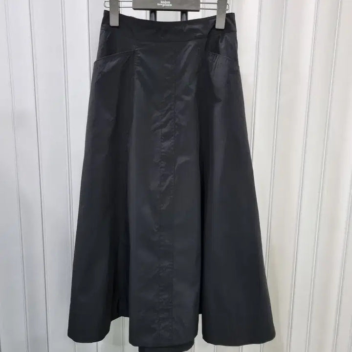 [SOLD OUT] 블랙 A라인 롱 스커트