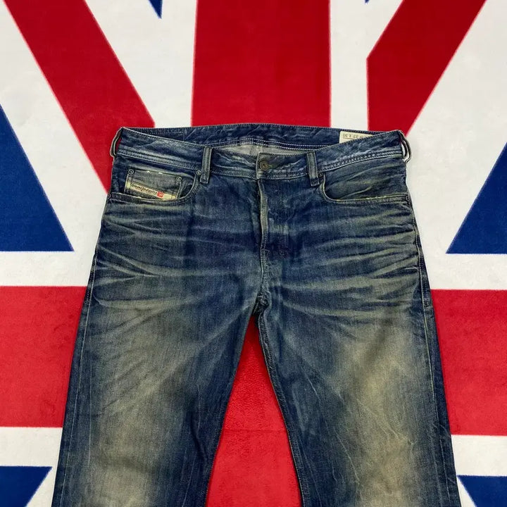 [SOLD OUT] 디젤 자티니 워싱 데님팬츠 33