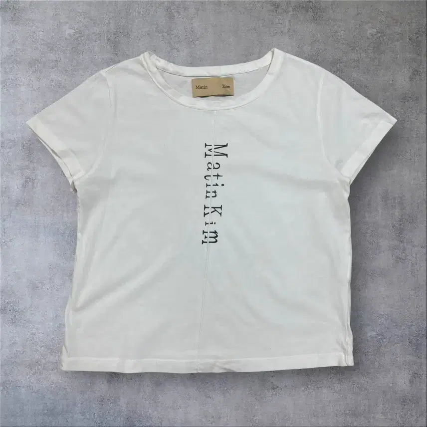 [SOLD OUT] 마뗑킴 스펠아웃 화이트 크롭 반팔티