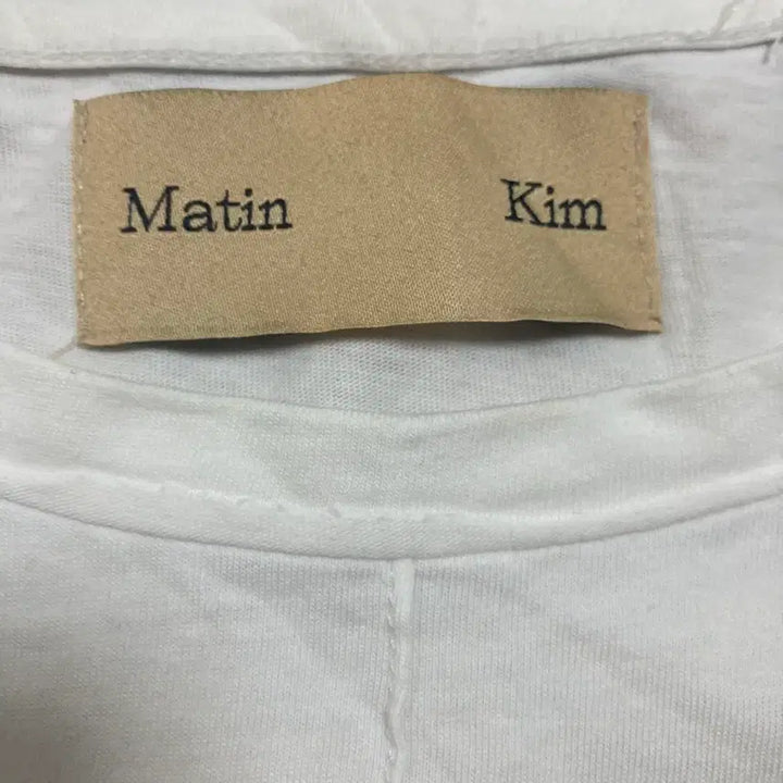 [SOLD OUT] 마뗑킴 스펠아웃 화이트 크롭 반팔티