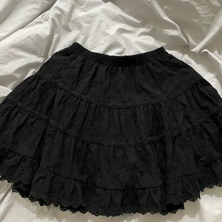 [BUNJANG] OSHigh Eyelet Lace Skirt / oshigh 오스하이 아일렛 레이스 스커트