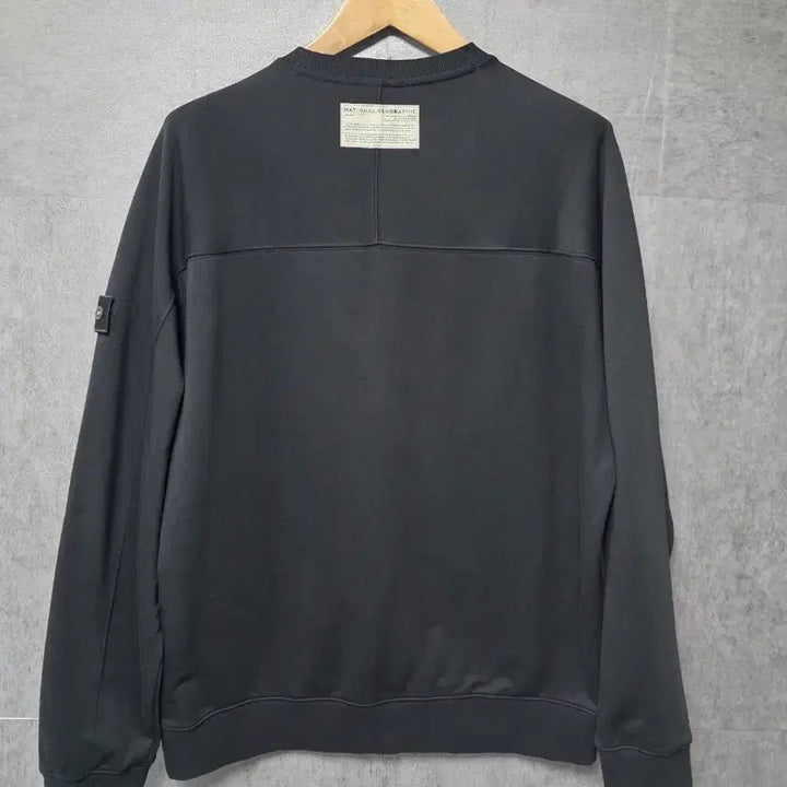 [BUNJANG] National Geographic Black Crewneck Sweatshirt / 내셔널지오그래픽 검정 맨투맨 티셔츠  사이즈 105 상태완전좋음