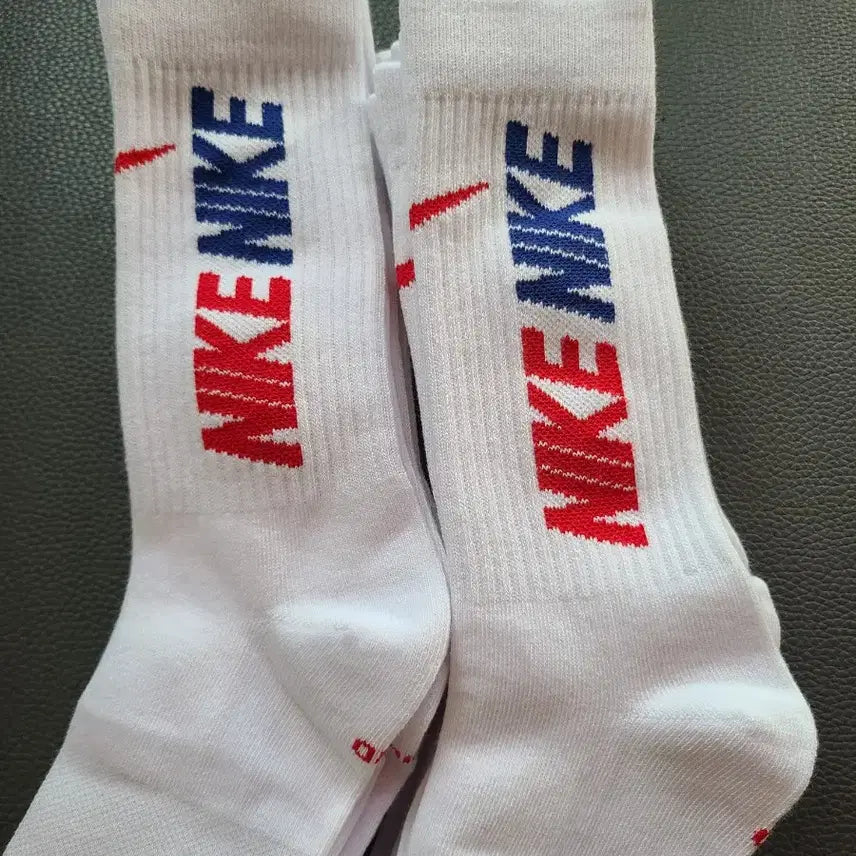 [BUNJANG] Nike White Socks Set Red/Blue Logo 10-Pair Set / 나이키 화이트 양말 세트 레드/블루 로고 10족세트 일반두께