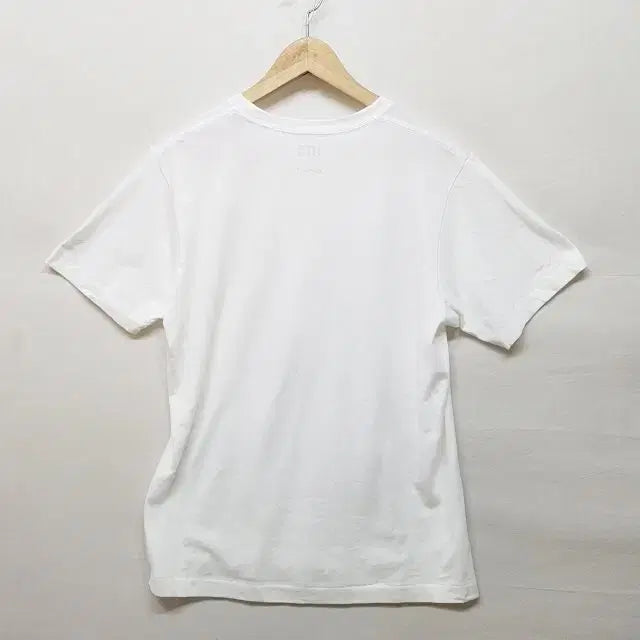 [BUNJANG] Uniqlo Kaws Round T-Shirt / 유니클로 Kaws 라운드 티셔츠