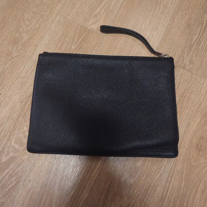 [SOLD OUT] 페라가모 블랙 레더 클러치 백