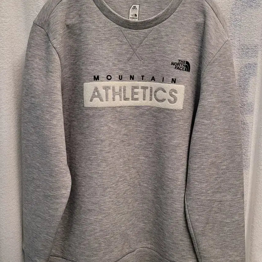 [BUNJANG] The North Face Mountain Athletics Gray Sweatshirt / 노스페이스 마운틴 애슬레틱스 맨투맨 회색