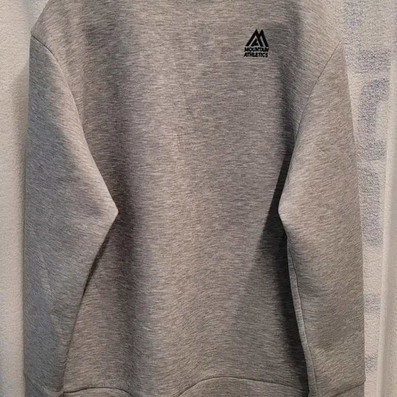 [BUNJANG] The North Face Mountain Athletics Gray Sweatshirt / 노스페이스 마운틴 애슬레틱스 맨투맨 회색