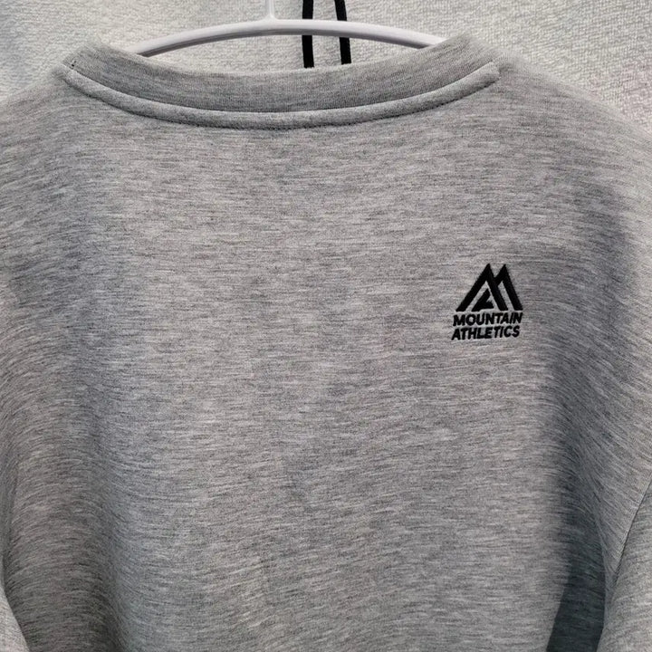 [BUNJANG] The North Face Mountain Athletics Gray Sweatshirt / 노스페이스 마운틴 애슬레틱스 맨투맨 회색