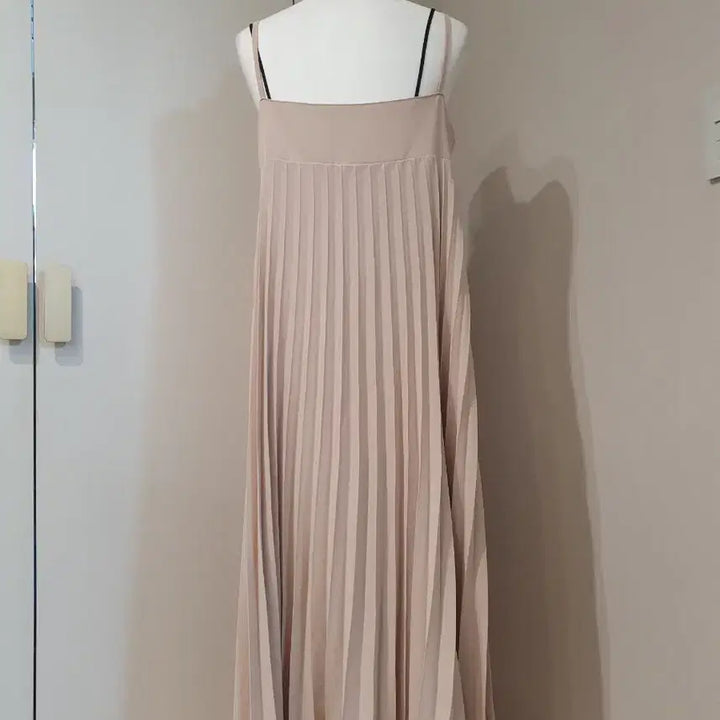 [BUNJANG] Beige Long Pleated Dress / 베이지색 롱 플리츠 원피스