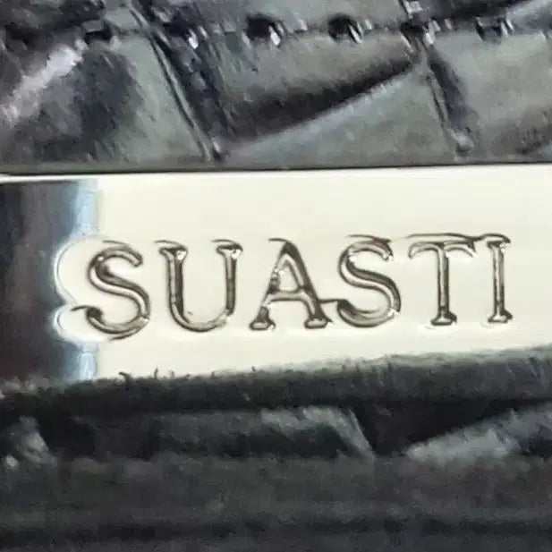 [SOLD OUT] 수아스티(SUASTI) 리얼 악어가죽 토트백 블랙