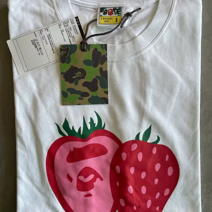 [BUNJANG] BAPE Strawberry Short Sleeve T-shirt White S / 베이프 스트로베리 반팔 티셔츠 화이트 S