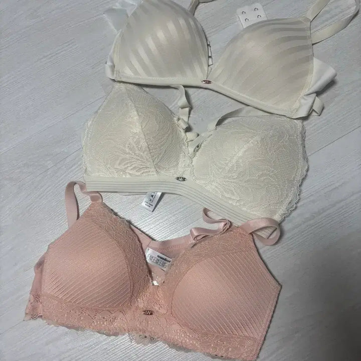 [BUNJANG] Wonderbra 70A Bra / 원더브라 70A