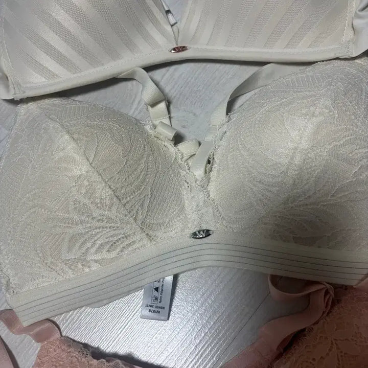 [BUNJANG] Wonderbra 70A Bra / 원더브라 70A