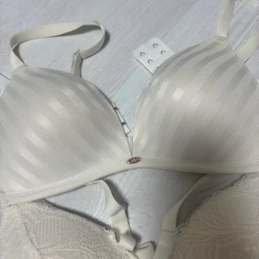 [BUNJANG] Wonderbra 70A Bra / 원더브라 70A