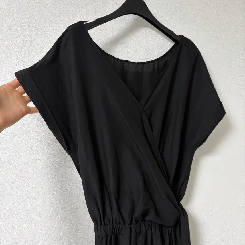 [SOLD OUT] 메이비베이비 디어리스트 원피스