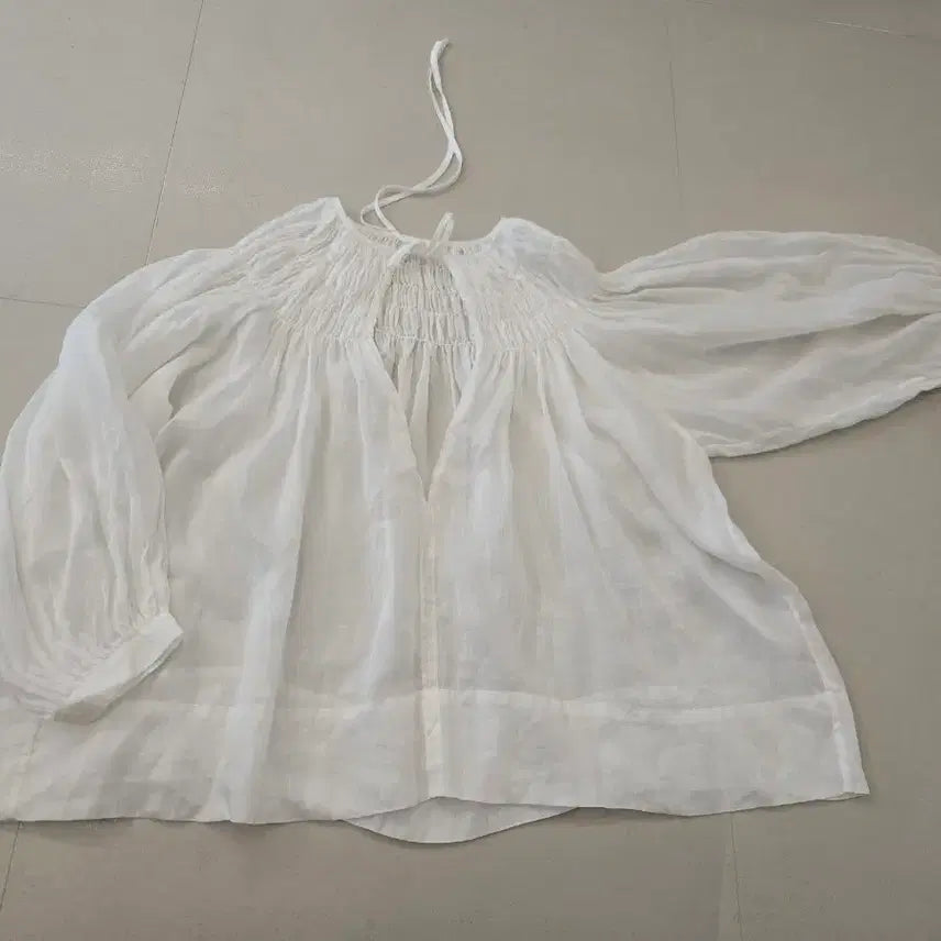 [SOLD OUT] (free)마 화이트 셔링 블라우스