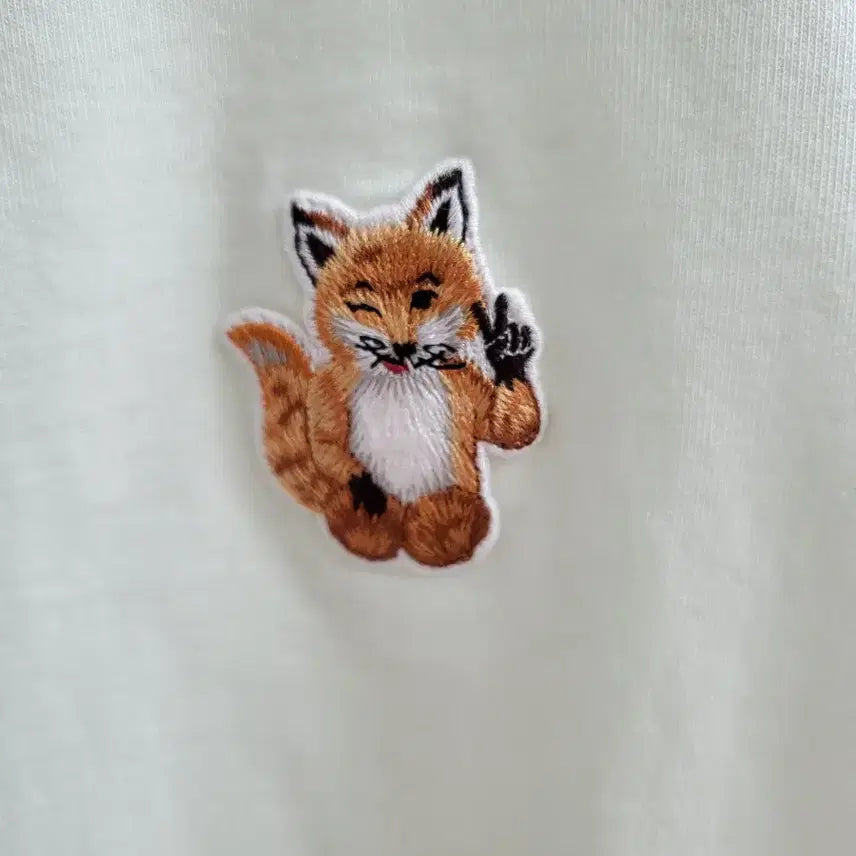 [SOLD OUT] 메종키츠네 폭스 반팔티 연민트색 xs 정품