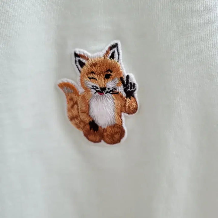 [SOLD OUT] 메종키츠네 폭스 반팔티 연민트색 xs 정품