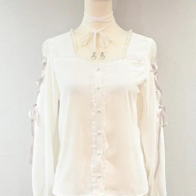 [BUNJANG] MARS Lace-up Ribbon Blouse / MARS 마즈 어깨 레이스업 리본 블라우스