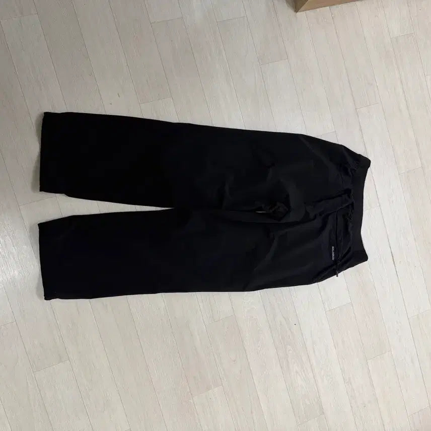 [SOLD OUT] 살로몬 블랙 나일론 팬츠 S