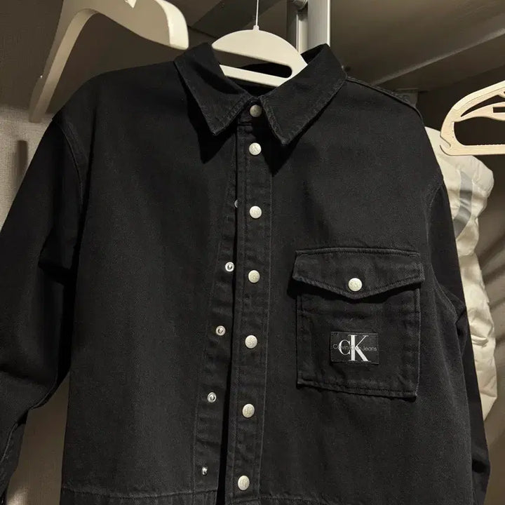 [BUNJANG] Calvin Klein Black Denim Shirt Jacket / 캘빈클라인 블랙 데님 셔츠 자켓