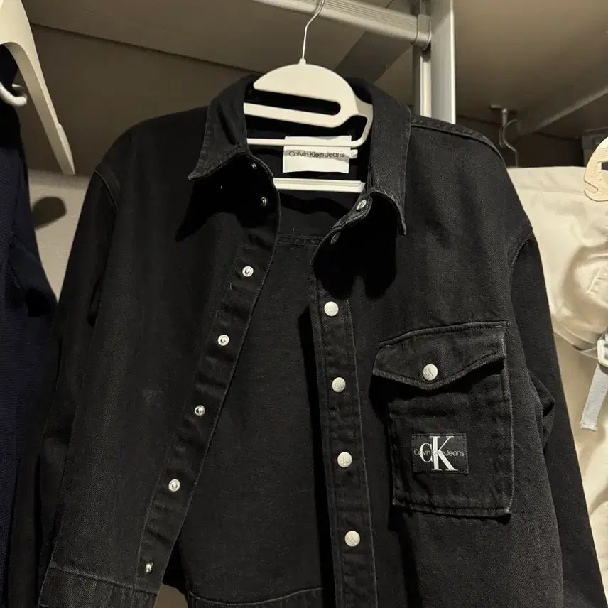 [BUNJANG] Calvin Klein Black Denim Shirt Jacket / 캘빈클라인 블랙 데님 셔츠 자켓