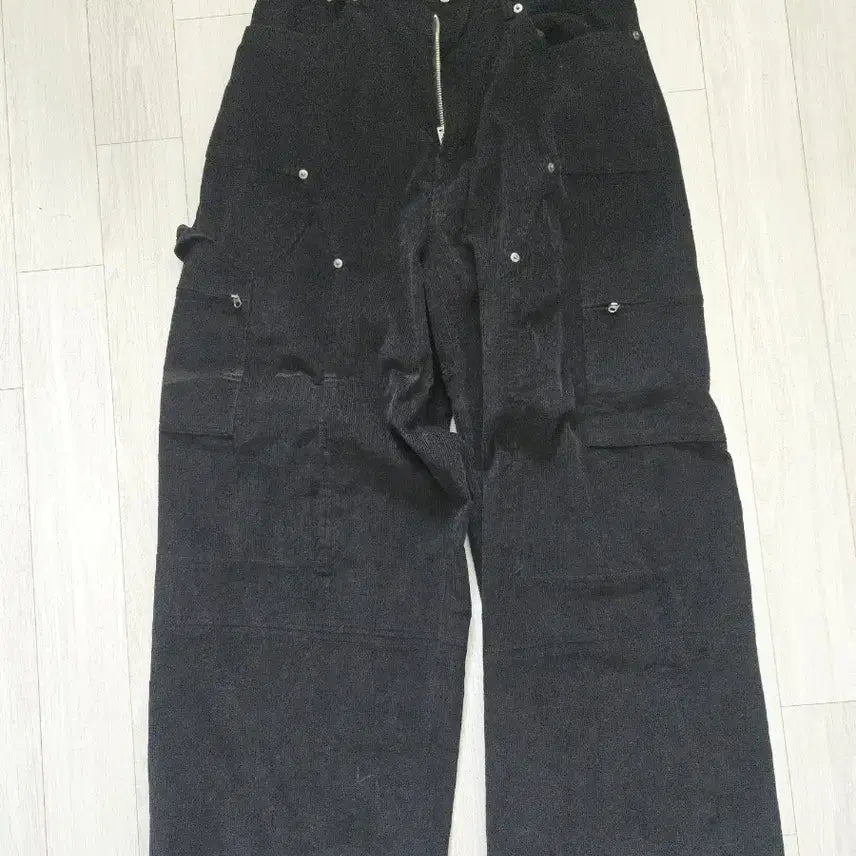 [BUNJANG] 알렌느 카펜터 카고 코듀로이 팬츠 1size / 알렌느 카펜터 카고 코듀로이 팬츠 1size