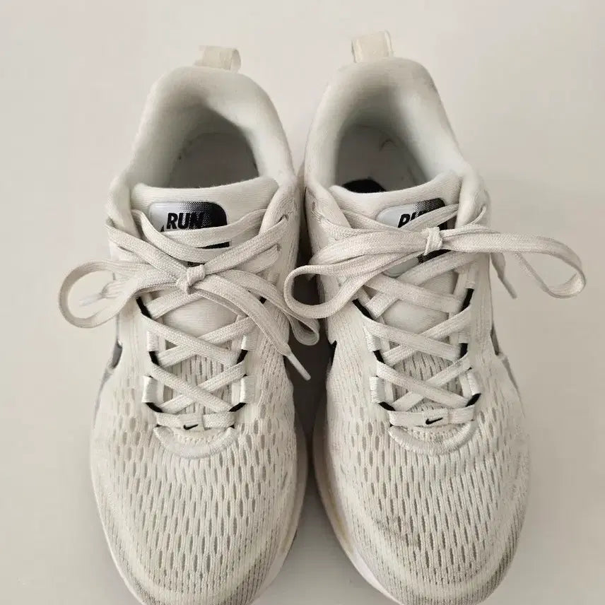 [SOLD OUT] 나이키 보메로 18 230 신발단품