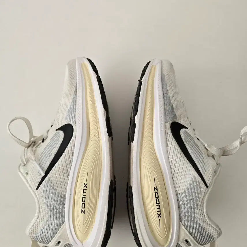 [SOLD OUT] 나이키 보메로 18 230 신발단품