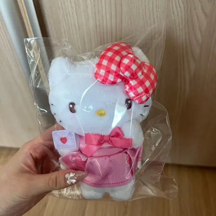 [BUNJANG] Hello Kitty Plush Doll / 헬로키티