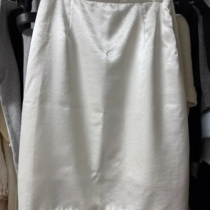 [BUNJANG] Deheve Glossy Lace Skirt - Ivory - M / 드헤베 glossy lace skirt 레이스 스커트 M