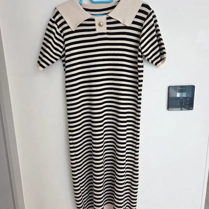 [SOLD OUT] 스트라이프 빅카라 롱원피스