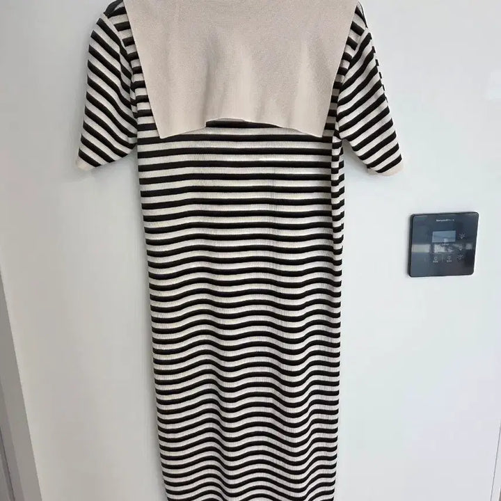 [SOLD OUT] 스트라이프 빅카라 롱원피스