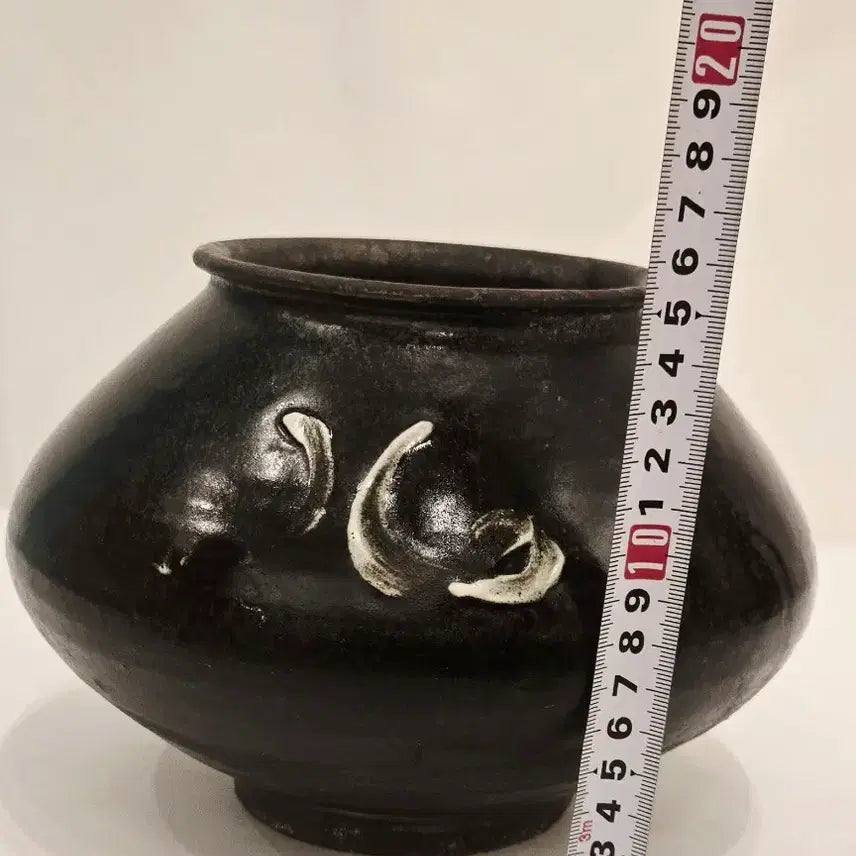 [SOLD OUT] 조선후기  흑유 항아리 퇴화문  도자기  골동품 입니다