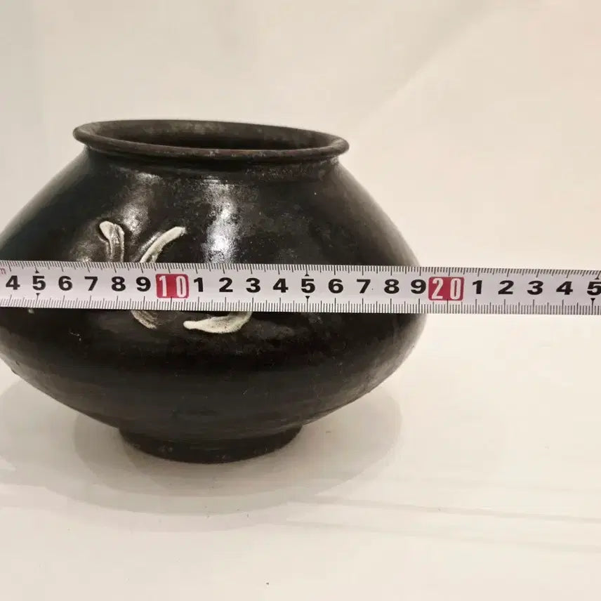 [SOLD OUT] 조선후기  흑유 항아리 퇴화문  도자기  골동품 입니다