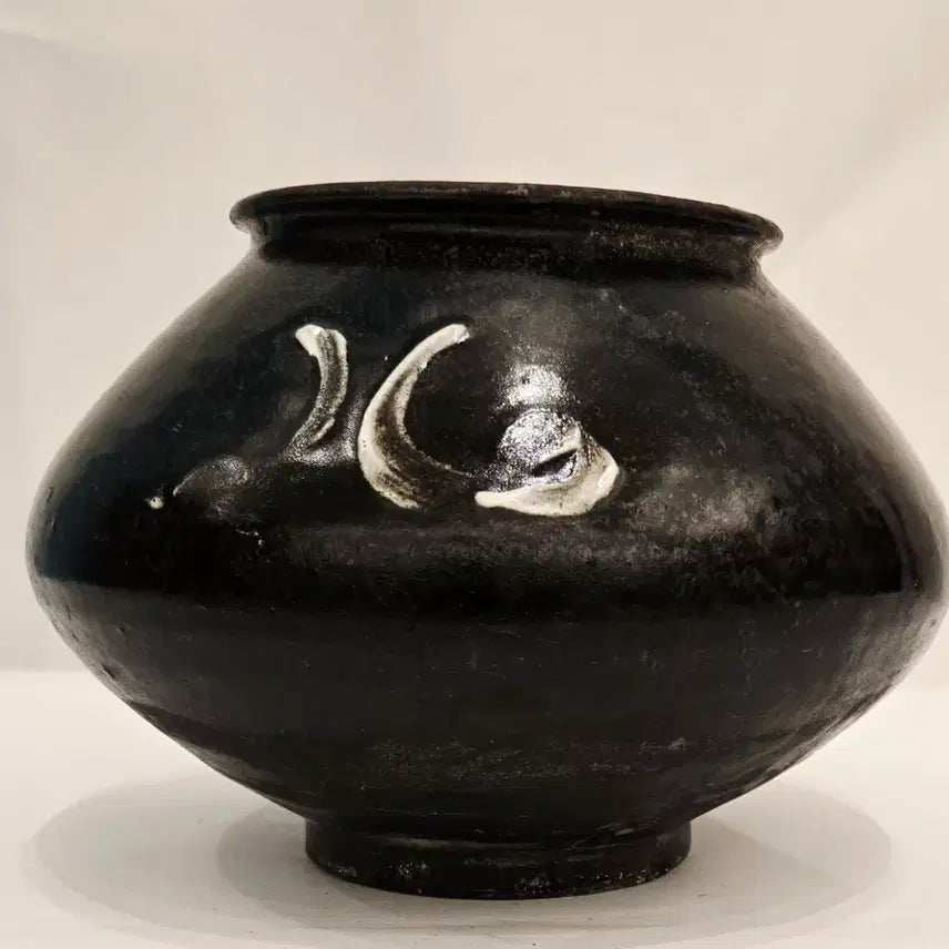 [SOLD OUT] 조선후기  흑유 항아리 퇴화문  도자기  골동품 입니다