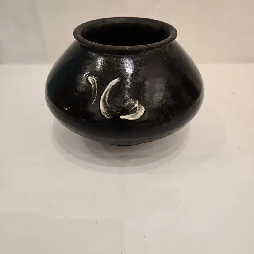 [SOLD OUT] 조선후기  흑유 항아리 퇴화문  도자기  골동품 입니다
