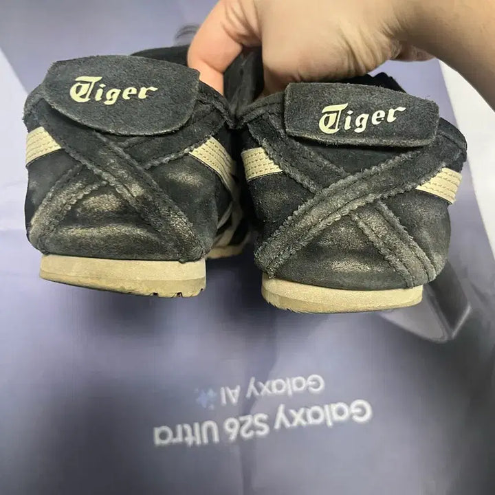 [SOLD OUT] 오니츠카타이거 맥시코 66 슬립온 블랙 255