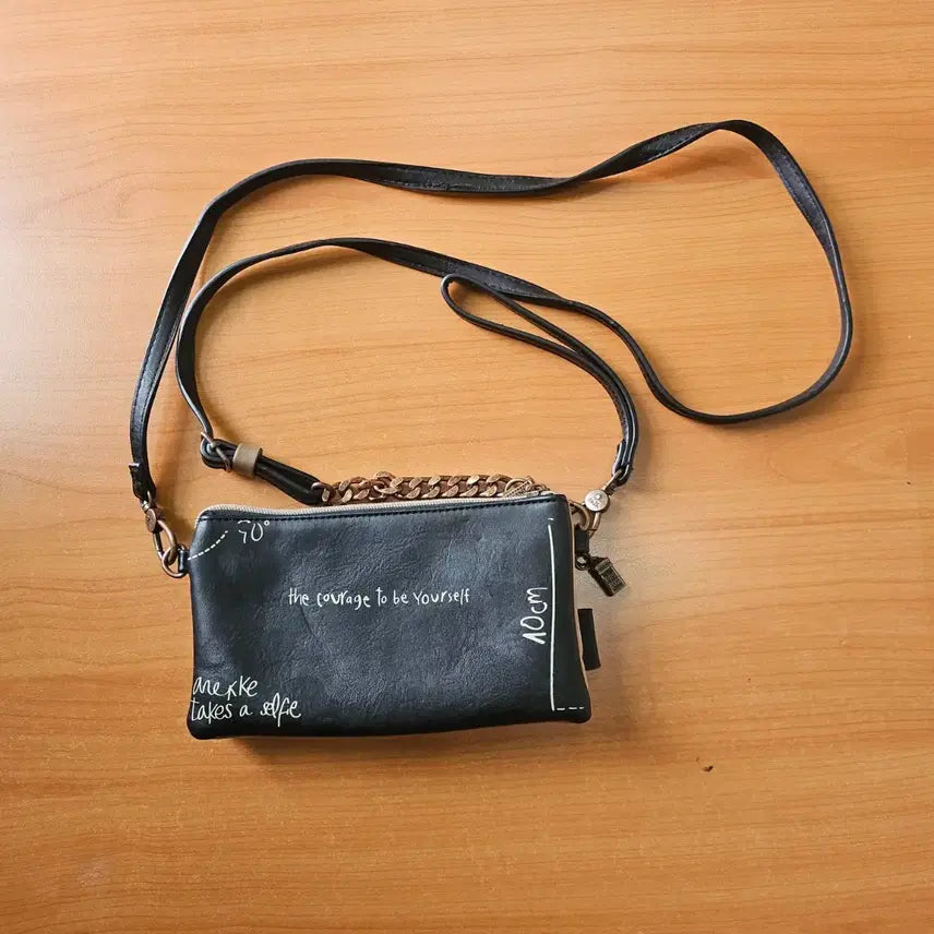 [BUNJANG] Annette Character Printing Crossbody Bag / 아네뜨 캐릭터 프린팅 크로스백