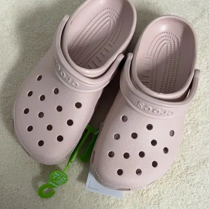 [BUNJANG] Crocs Classic Pink Size 240 / W7크록스 클래식핑크240사이즈