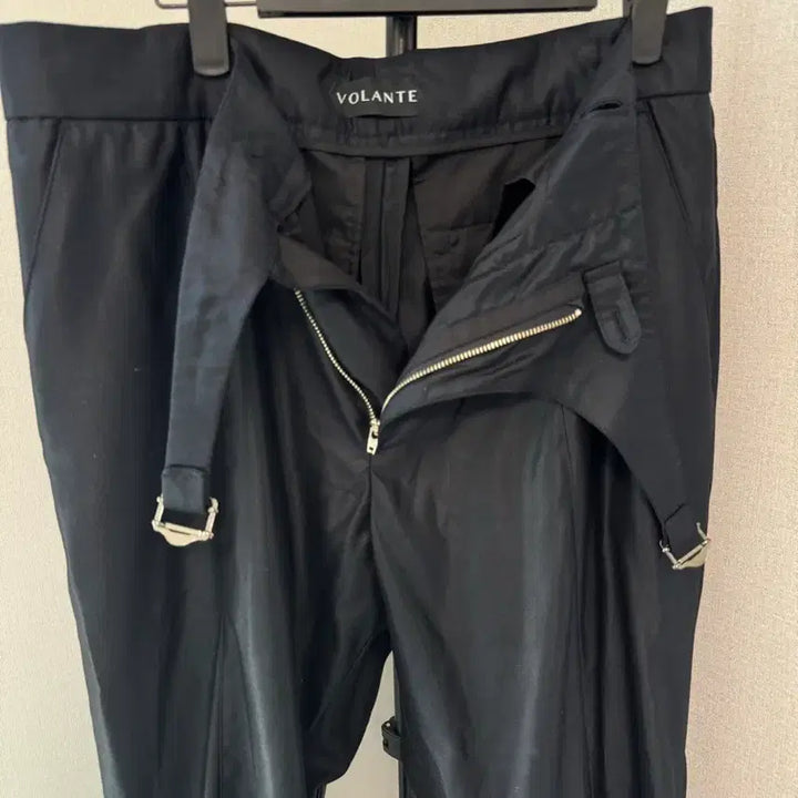 [BUNJANG] VOLANTE Black Belt Detail Pants / VOLANTE 블랙 벨트 디테일 바지