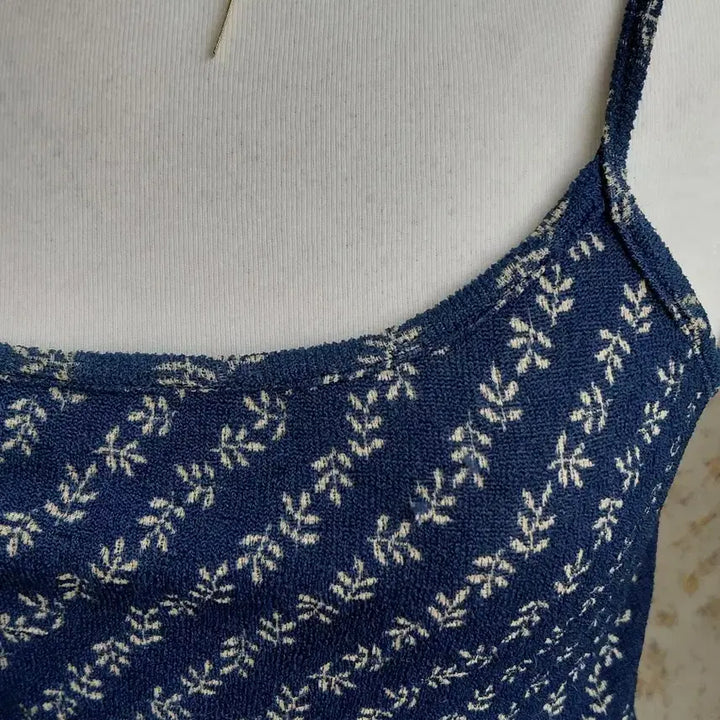 [BUNJANG] Vintage Navy Floral Sleeveless Top / [일본빈티지] 네이비 꽃무늬 슬리브리스 탑