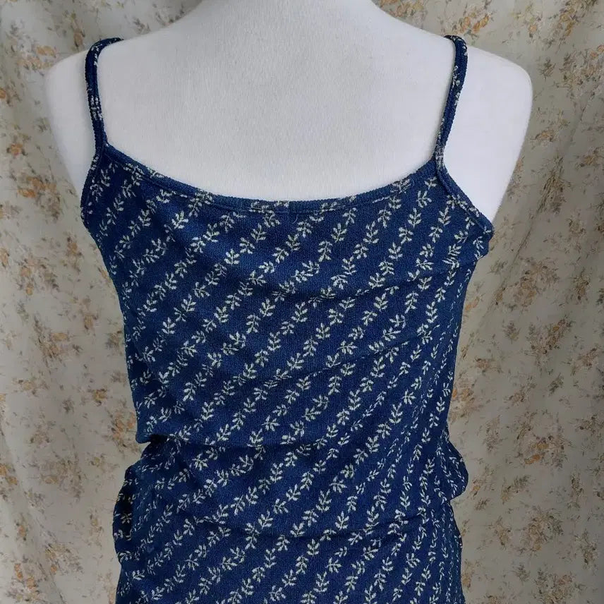 [BUNJANG] Vintage Navy Floral Sleeveless Top / [일본빈티지] 네이비 꽃무늬 슬리브리스 탑
