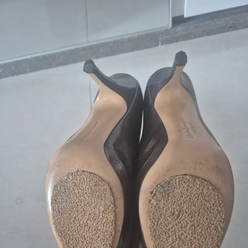 [BUNJANG] Ferragamo Vara Pumps Brown Ribbon Heels 220 / 페라가모 바라 펌프스 브라운 리본힐 220 새것 수준