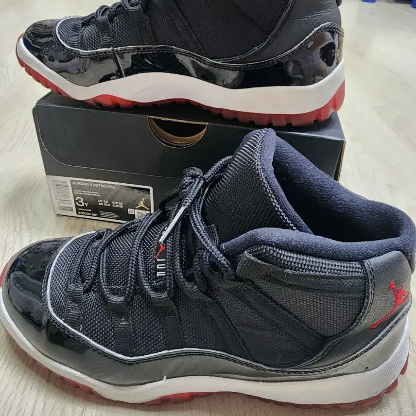 [BUNJANG] Nike Air Jordan 11 Bred Sneakers / 나이키 조던11 레트로 브레드 220