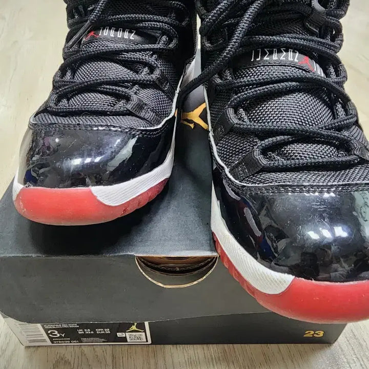[BUNJANG] Nike Air Jordan 11 Bred Sneakers / 나이키 조던11 레트로 브레드 220